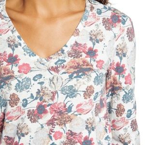 Lucky 🍀 Brand Floral print V-neck Tee